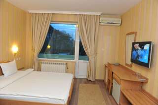 Мотели Eros Motel Сандански Стандартный двухместный номер с 1 кроватью или 2 отдельными кроватями-6
